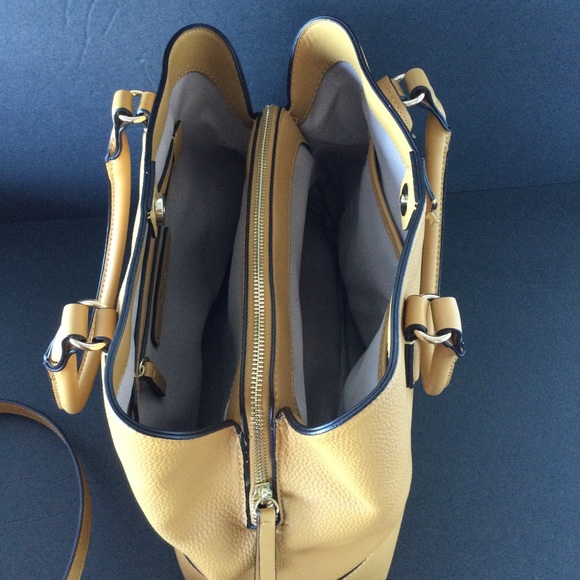 Nine West Faux Leather crossbody satchel shoulder Handbag Vacation Gold Zipper - Picture 5 of 15